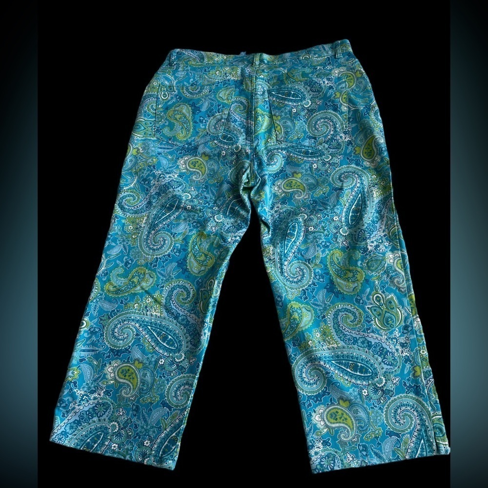 Chaps size 10 Women's Turquoise Paisley Capris - Picture 2 of 3